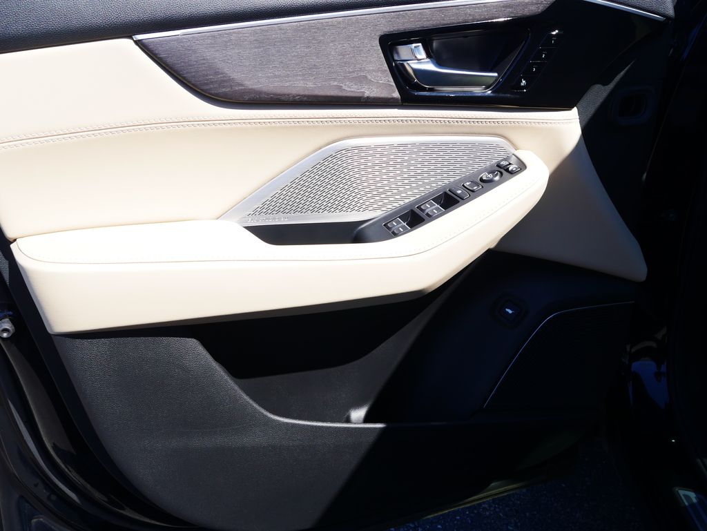 Thumbnail: 2023 Acura MDX - 15