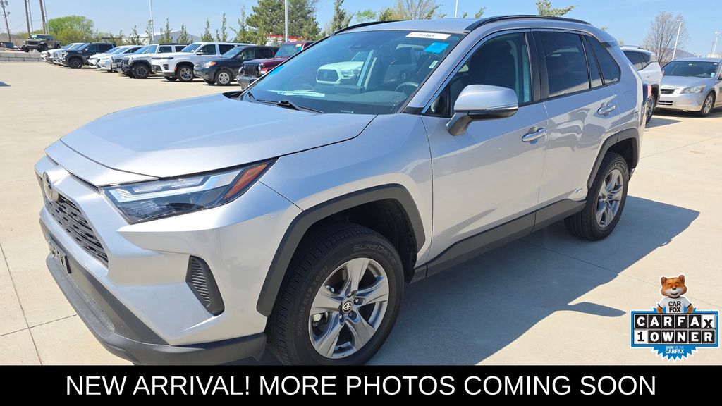 2025 Toyota RAV4 Hybrid XLE