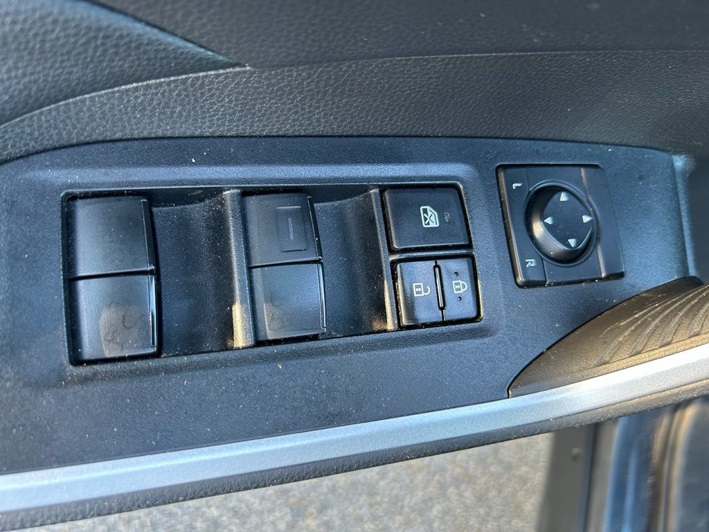 Thumbnail: 2021 Toyota RAV4 - 17