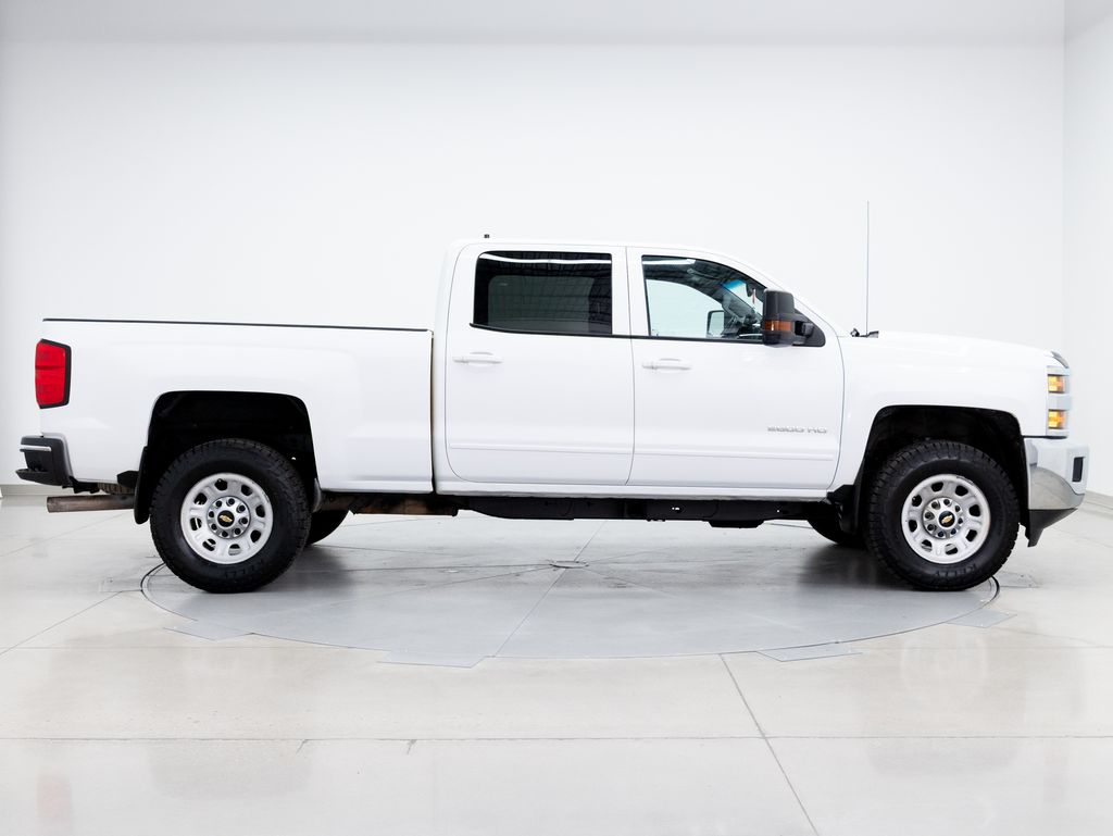 2019 White Chevrolet Silverado 2500HD LT 4X4 Truck