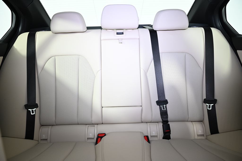 Thumbnail: 2023 BMW 3 Series - 25