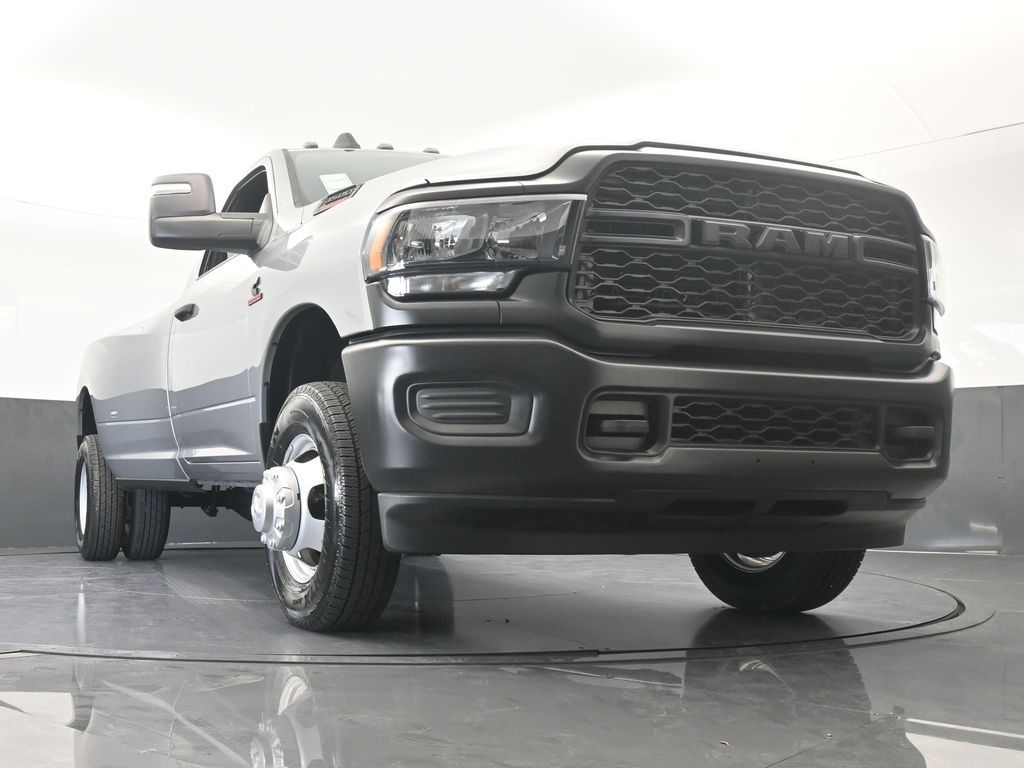 Used 2024 Billet Silver Metallic Clearcoat Ram Tradesman image 59
