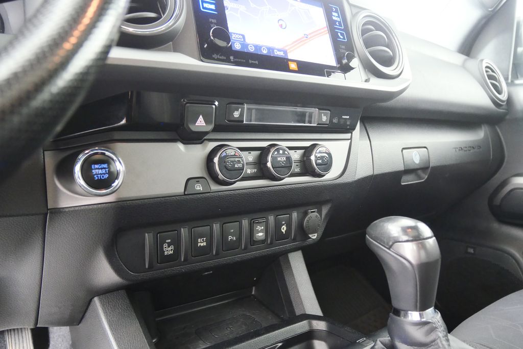 Thumbnail: 2016 Toyota Tacoma - 28