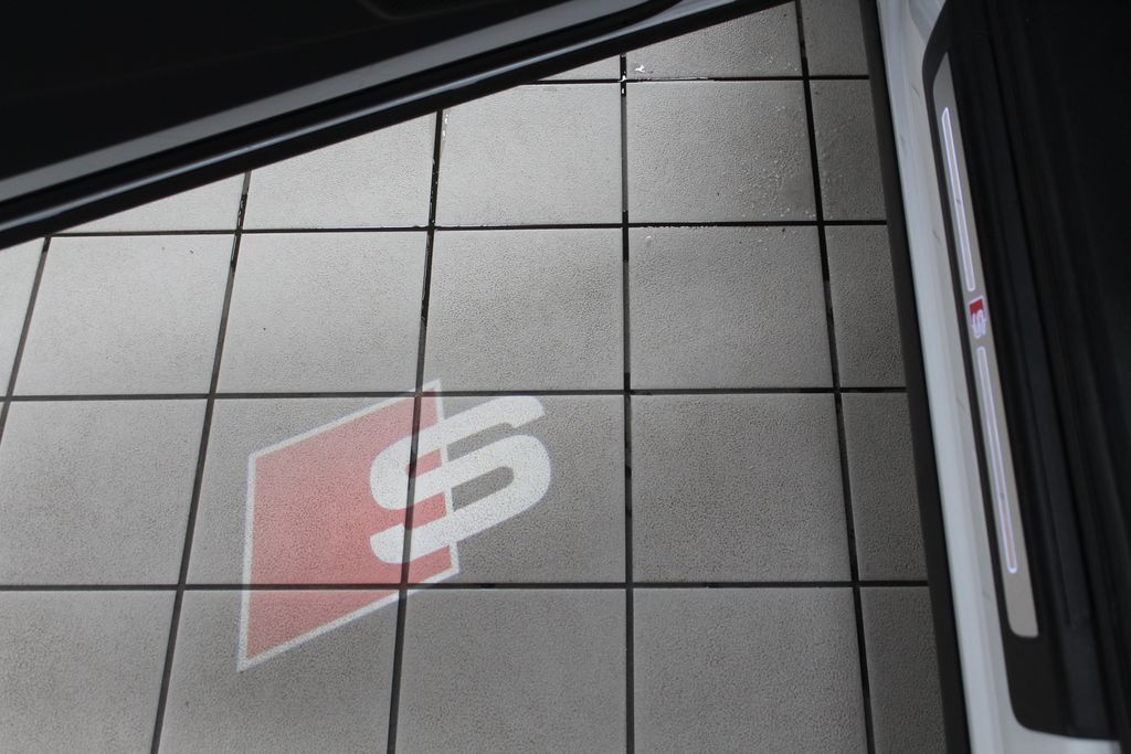 2024 Audi SQ5 Premium Plus 14