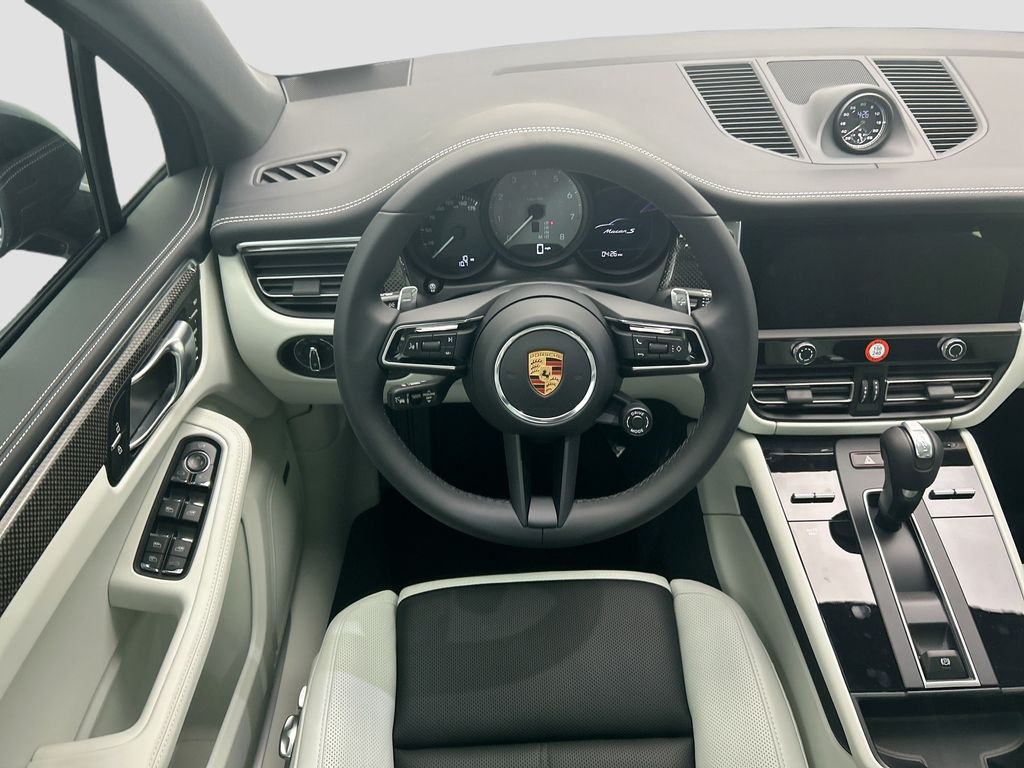 Thumbnail: 2026 Porsche Macan - 13