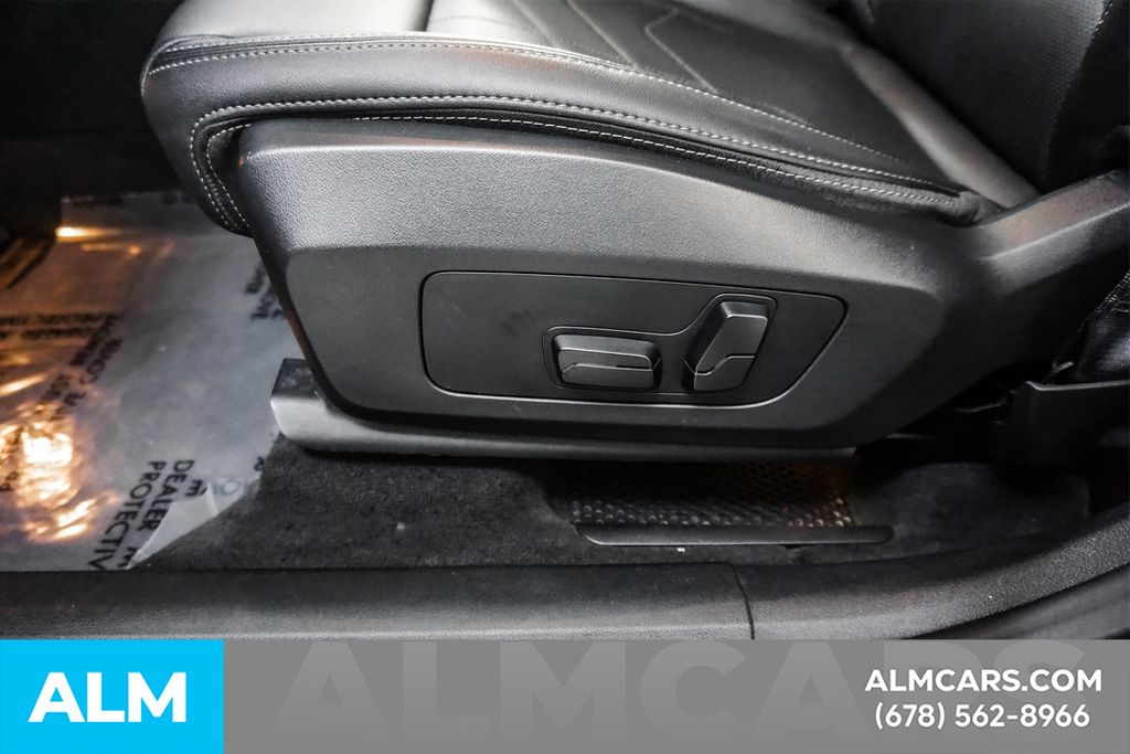 Used 2025 Black BMW xDrive28i image 31