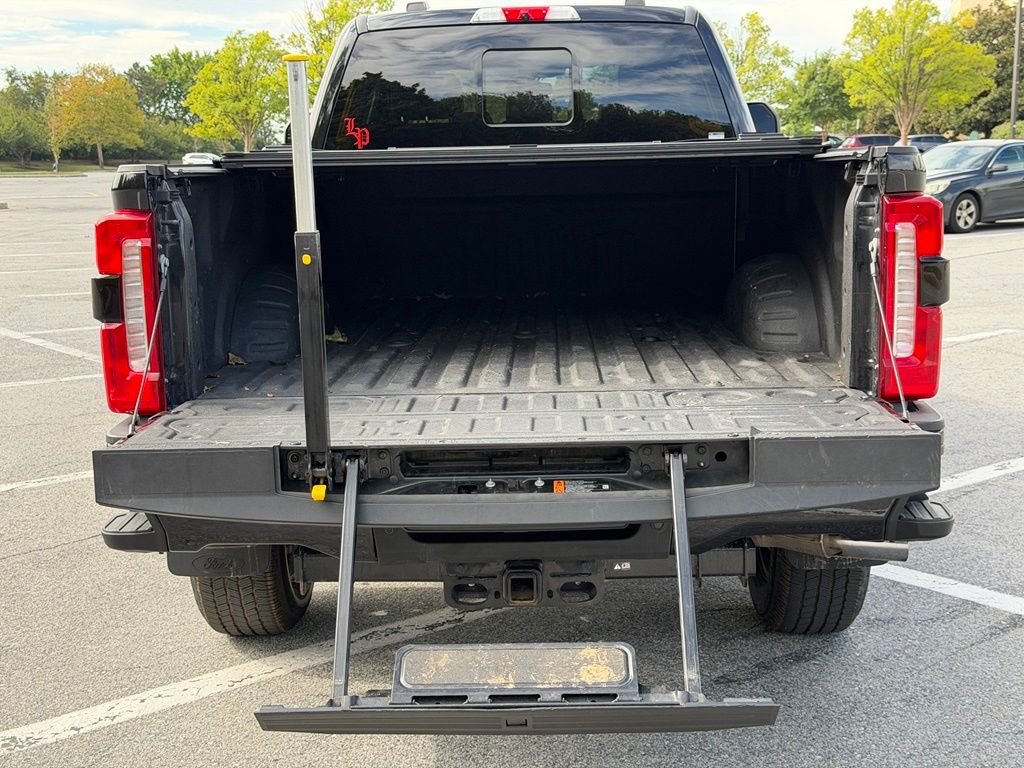 2023 Ford F-350 Super Duty LARIAT