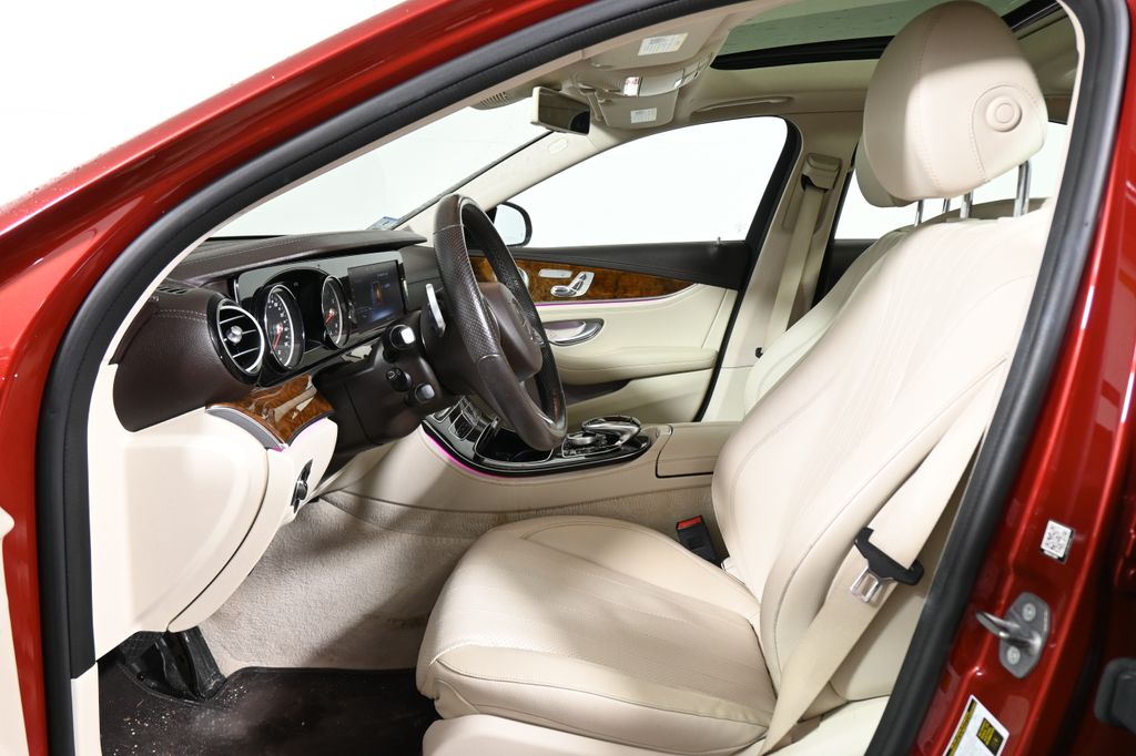 Thumbnail: 2018 Mercedes-Benz E-Class - 3