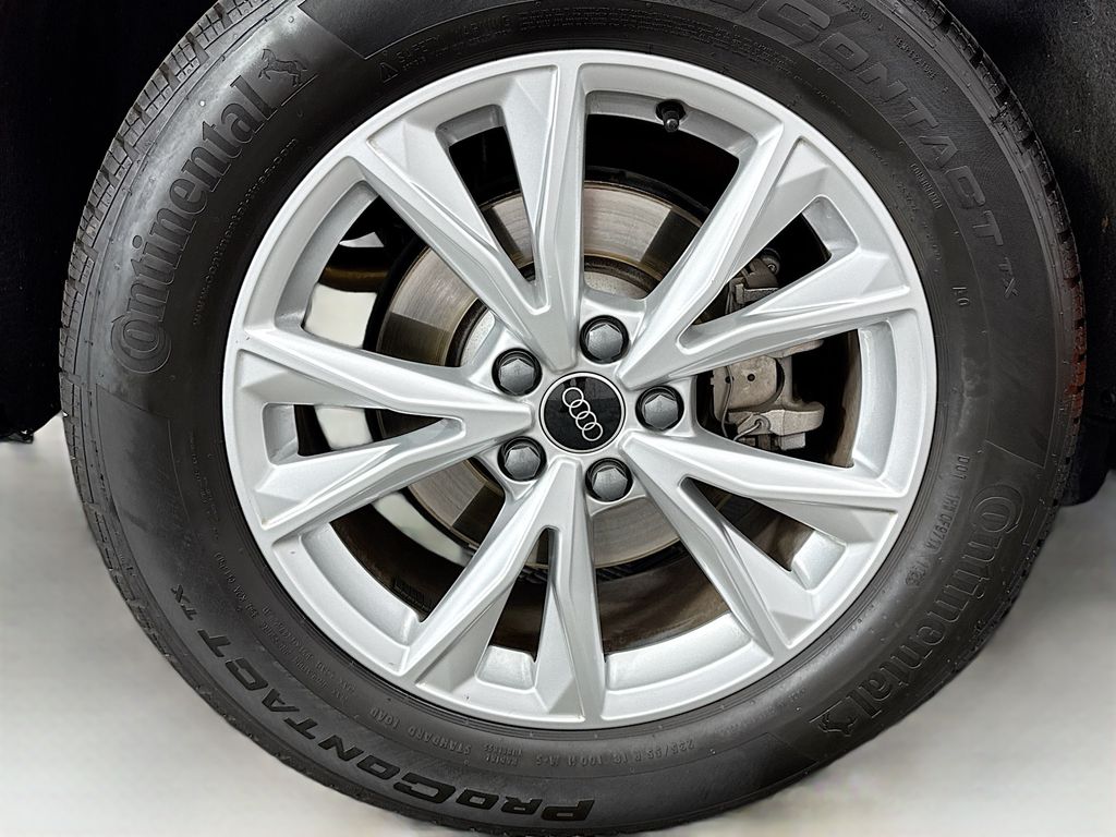 Thumbnail: 2025 Audi Q3 - 31