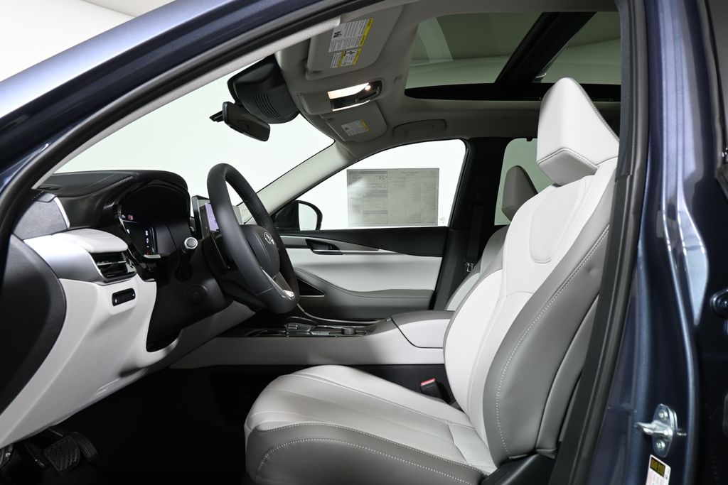 Thumbnail: 2026 INFINITI QX60 - 3