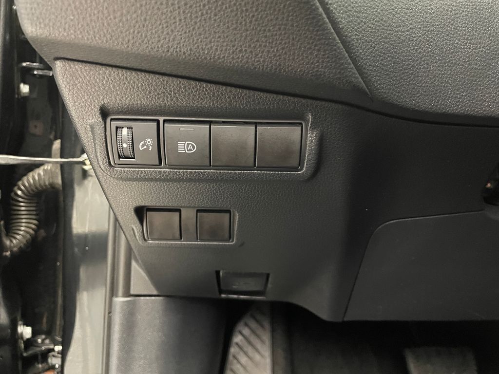 2023 Toyota Corolla Cross XLE 20