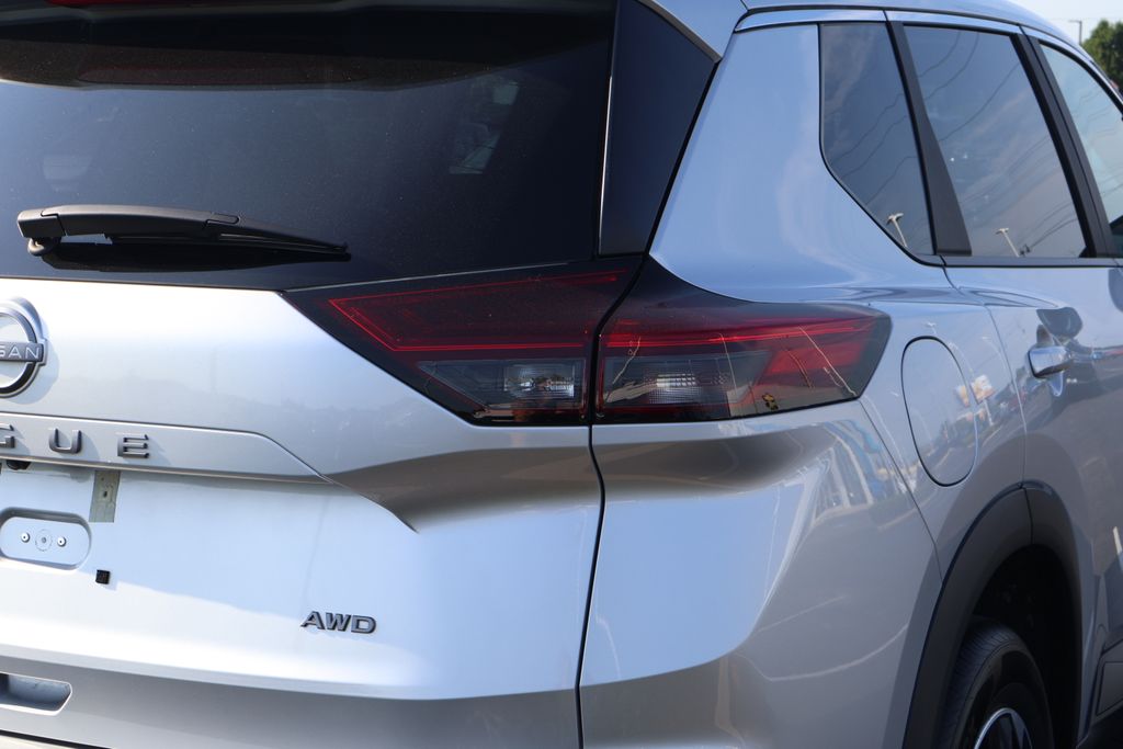 Thumbnail: 2025 Nissan Rogue - 9