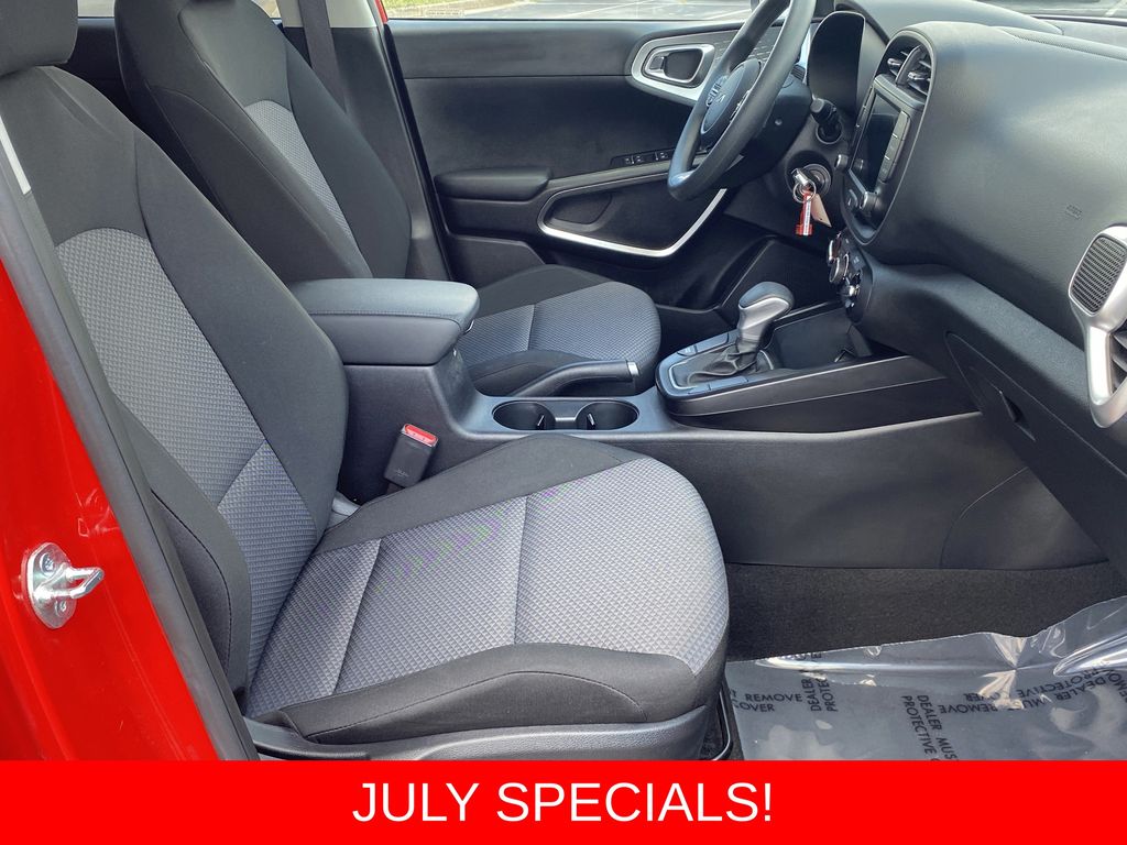 2025 Kia Soul LX - Photo 23