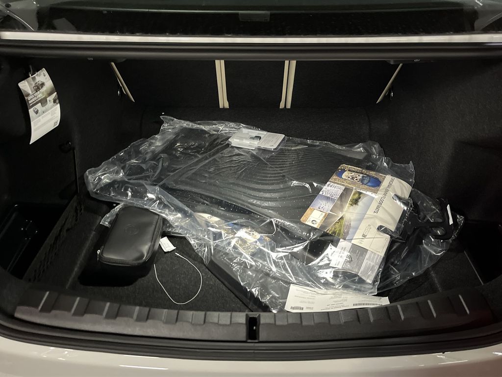 Thumbnail: 2025 BMW 3 Series - 24