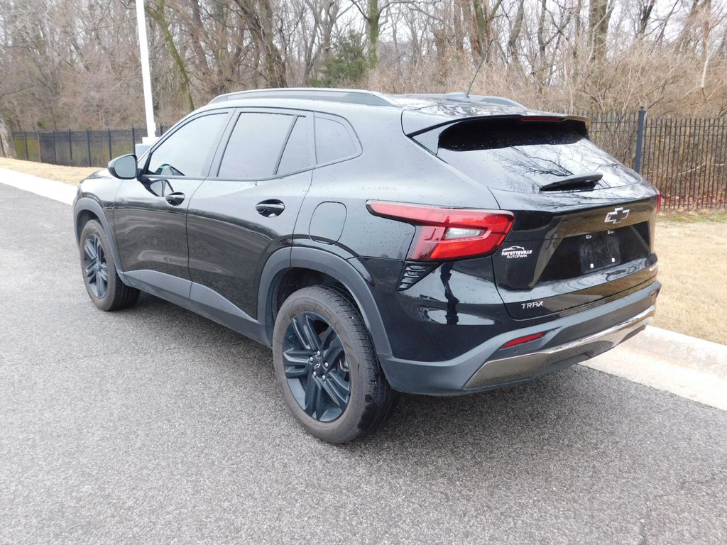 Thumbnail: 2025 Chevrolet Trax - 3