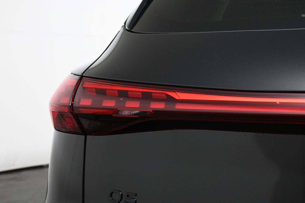 Thumbnail: 2025 Audi Q5 - 12