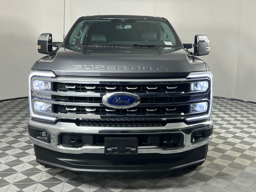 Used 2025 Gray Ford Lariat image 5