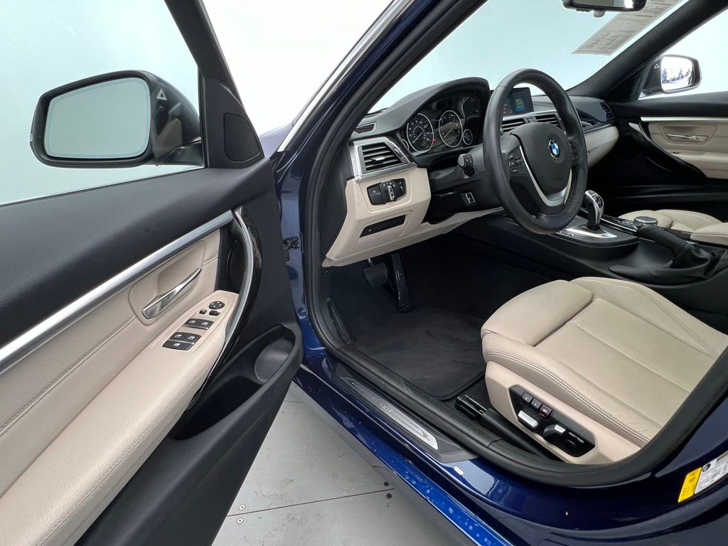 Thumbnail: 2018 BMW 3 Series - 22