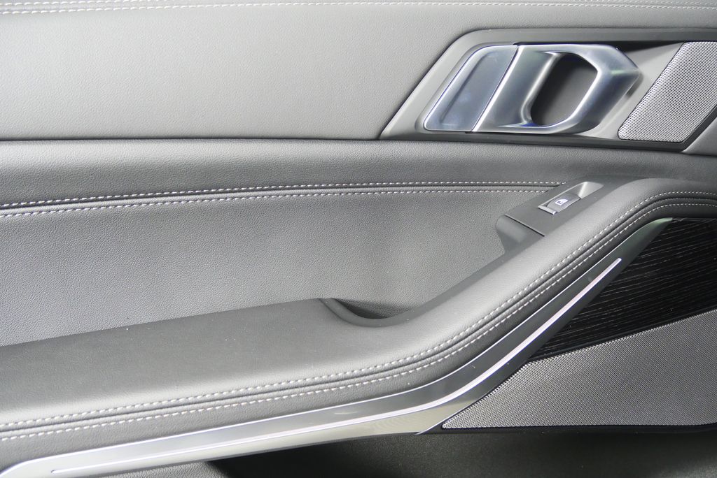 Thumbnail: 2026 BMW X5 - 14