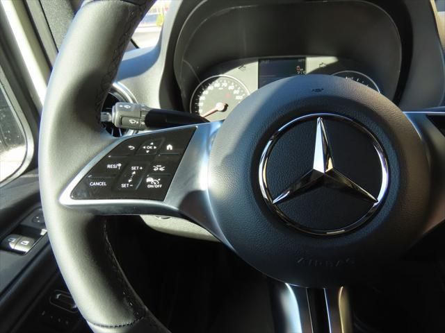 Thumbnail: 2025 Mercedes-Benz Sprinter - 12