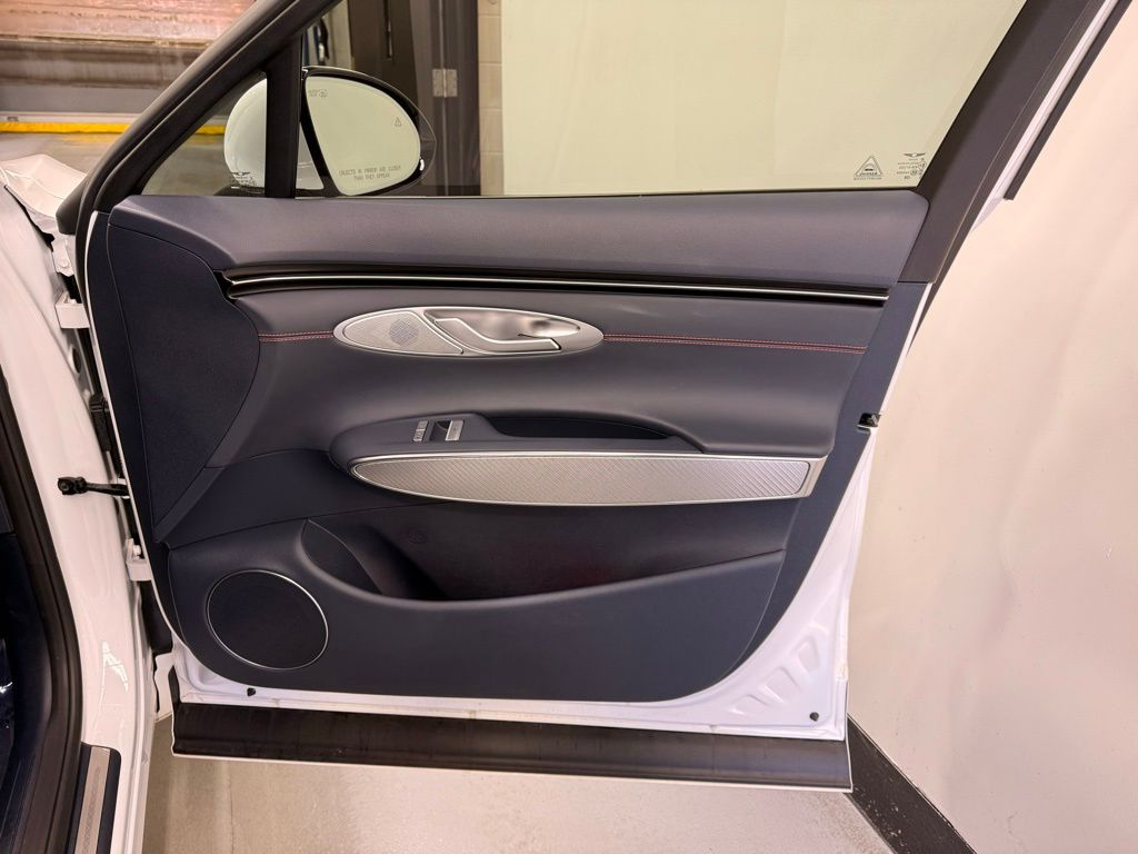 Thumbnail: 2025 Genesis GV70 - 26