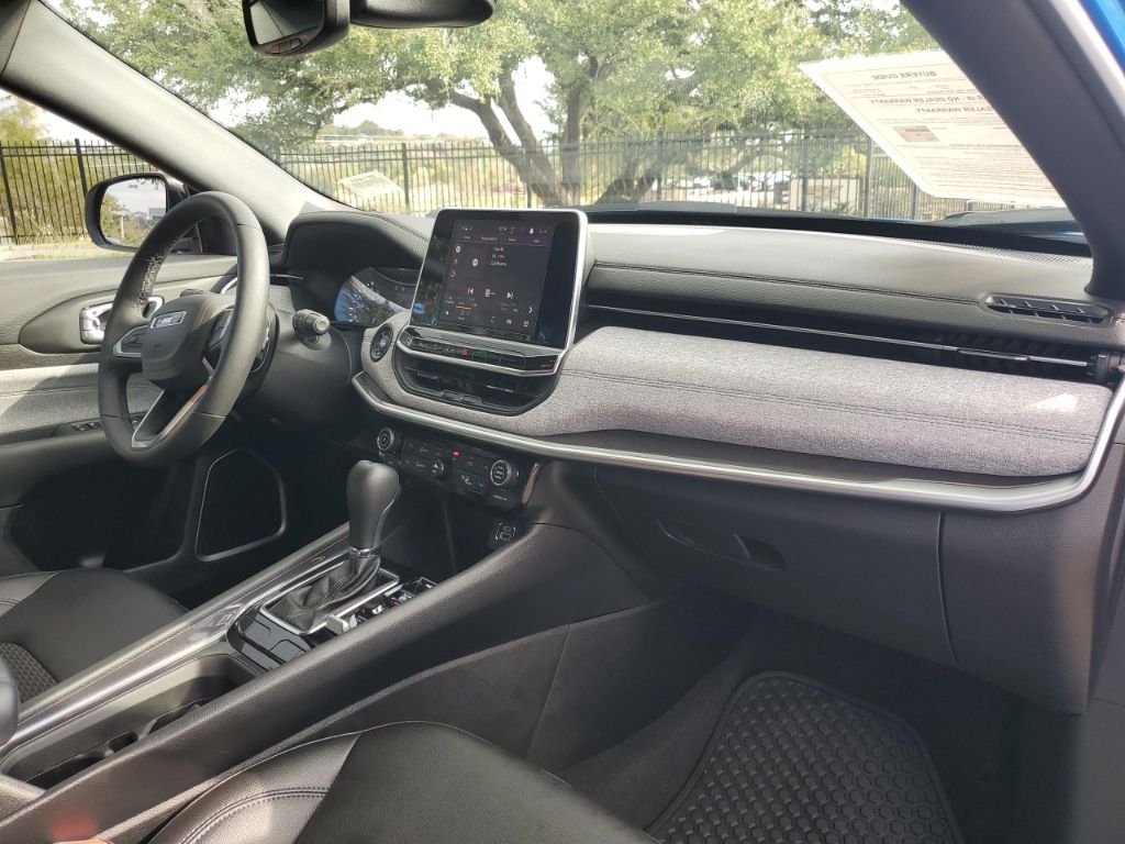 Used Car 2025 Jeep Compass  Latitude For Sale Under $25,000 In Austin, Texas