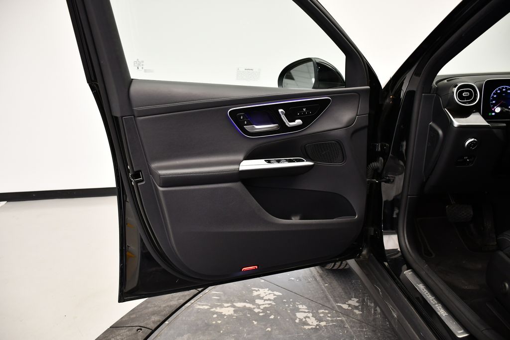 Thumbnail: 2023 Mercedes-Benz GLC - 30