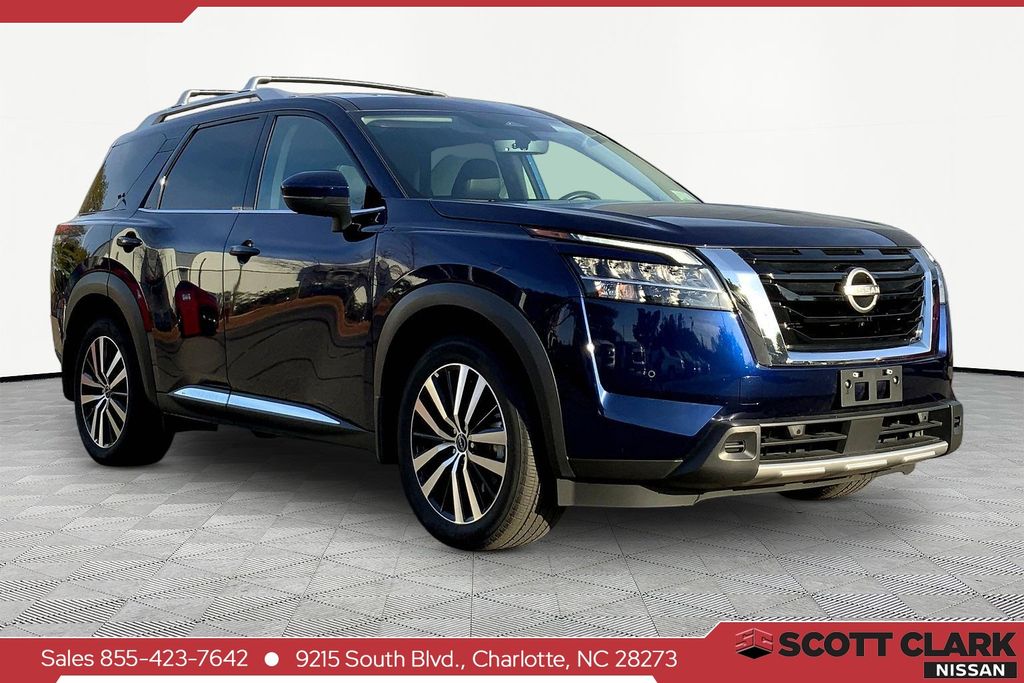 2024 Nissan Pathfinder Platinum