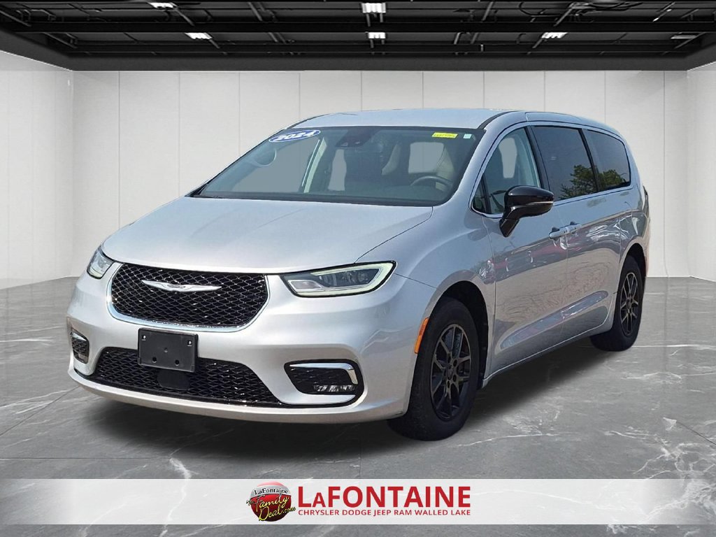 Silver Mist Clearcoat 2024 Chrysler Pacifica Minivan Front-Wheel Drive 9-Speed Automatic