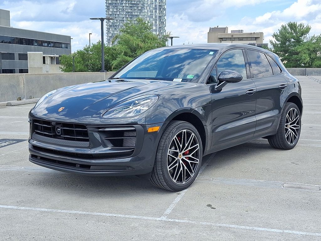 Thumbnail: 2025 Porsche Macan - 1
