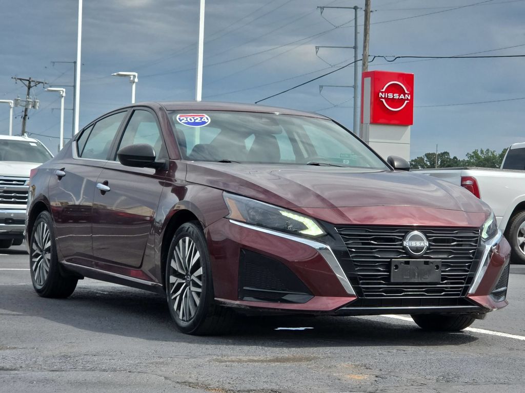 Garnet Pearl Metallic 2024 Nissan Altima Sedan Front-Wheel Drive Continuously Variable Transmission