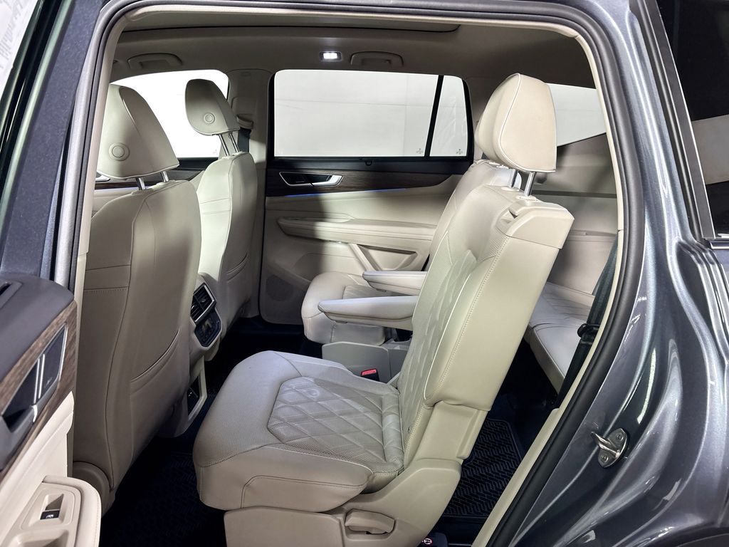 2024 Volkswagen Atlas 2.0T SEL Premium R-Line