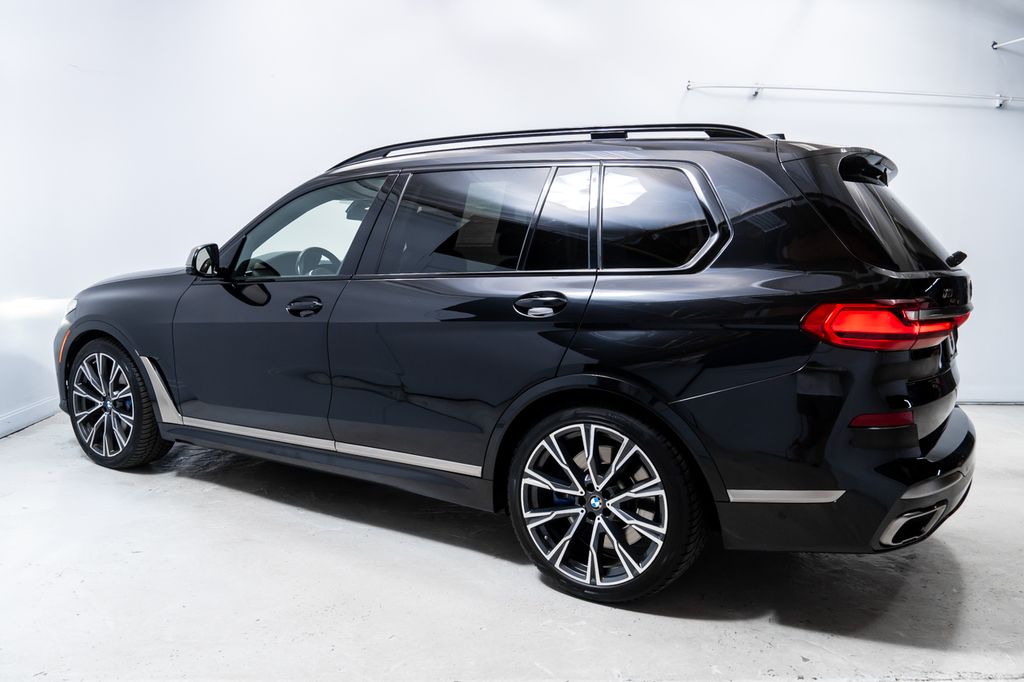 Used 2022 Black BMW M50i image 2