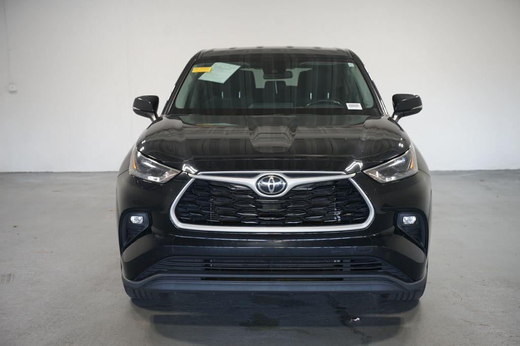 Thumbnail: 2022 Toyota Highlander - 2