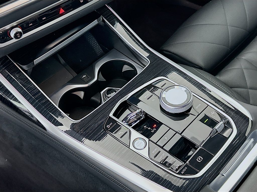 Thumbnail: 2023 BMW X7 - 17