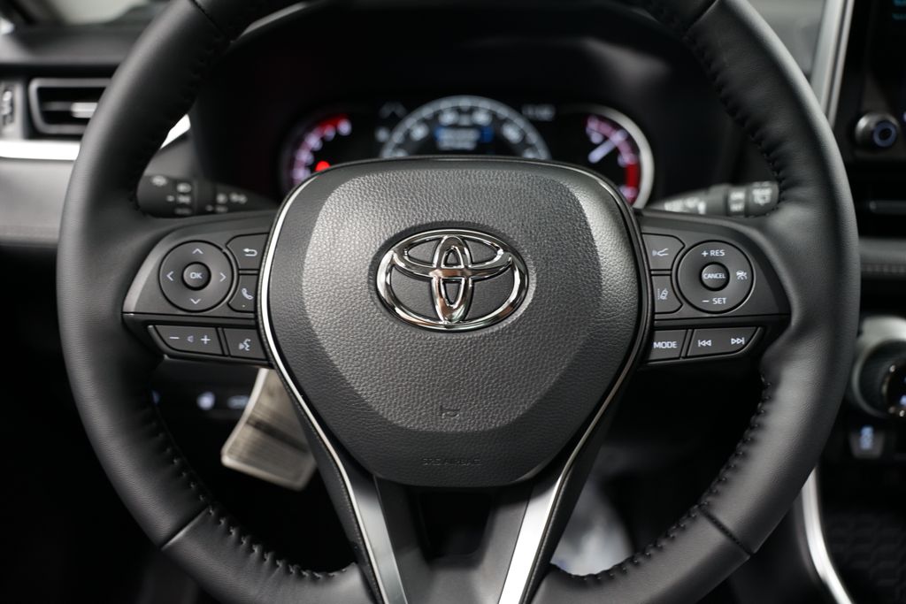 2025 Toyota RAV4 XLE Premium 12