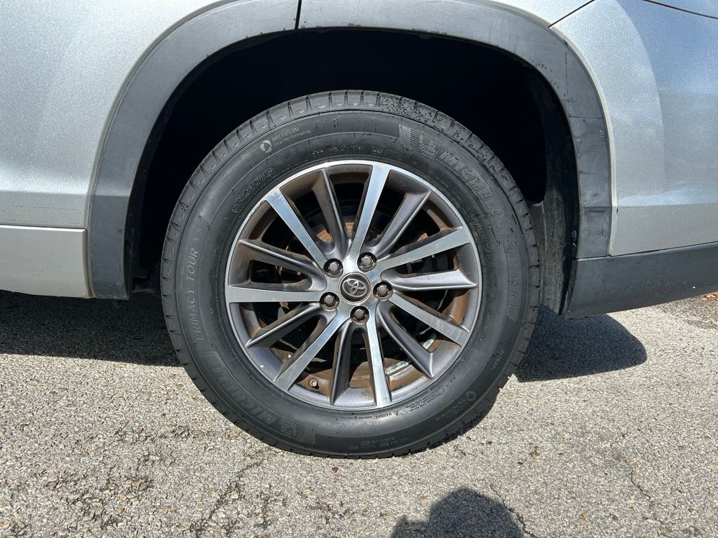 Thumbnail: 2017 Toyota Highlander - 9