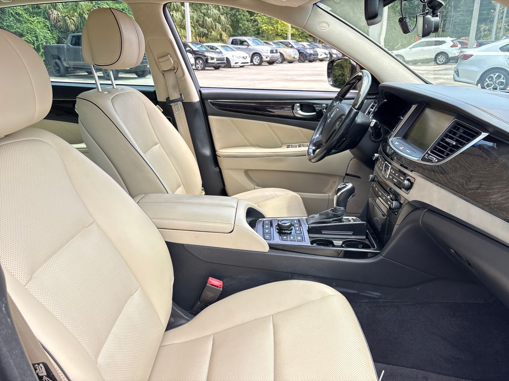 Used 2015 Gray Hyundai Signature image 30