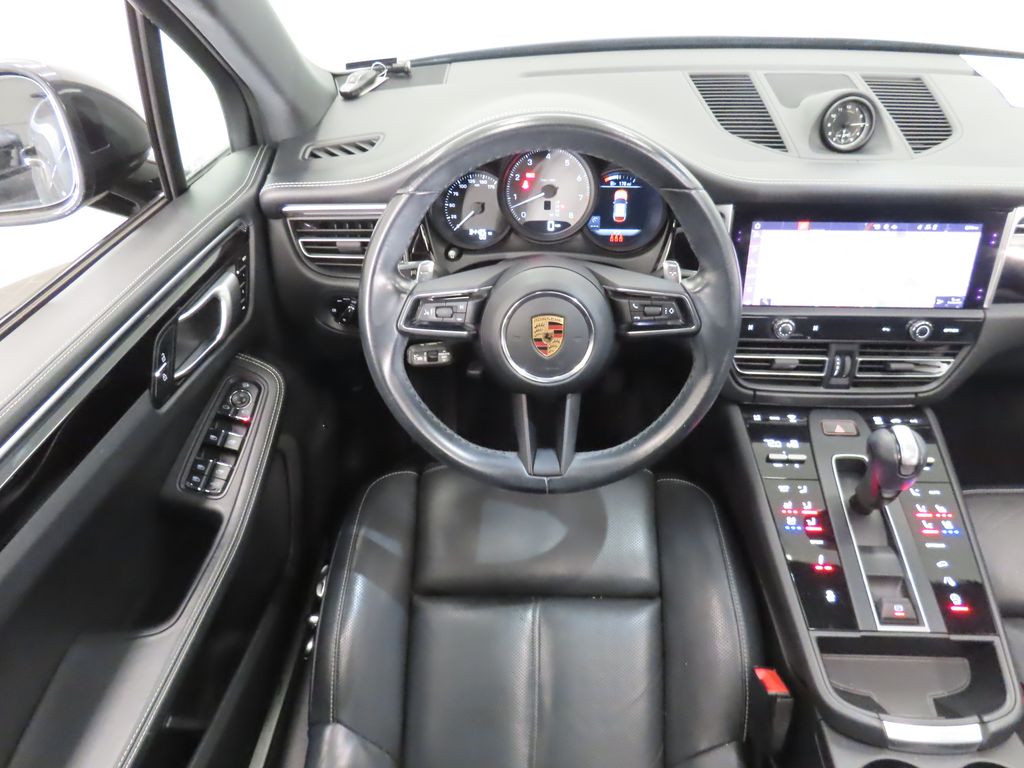 Thumbnail: 2023 Porsche Macan - 15