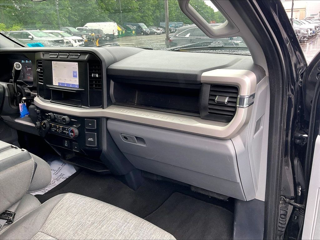2023 Ford F-350SD — photo 12