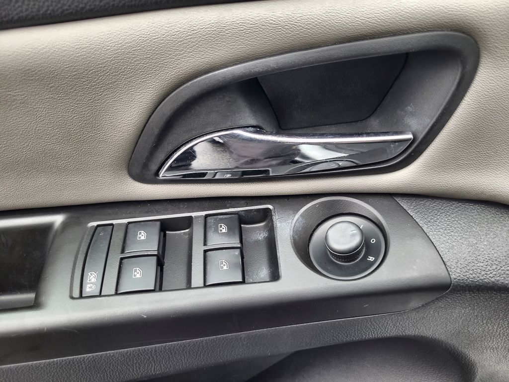 2014 Chevrolet Cruze LS 11