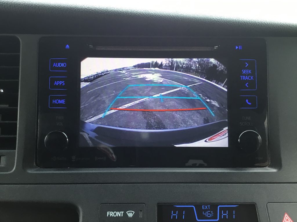 Thumbnail: 2016 Toyota Sienna - 21