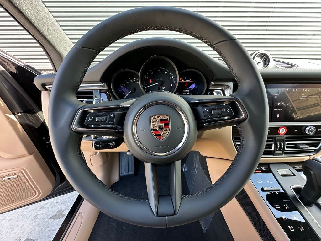 Thumbnail: 2026 Porsche Macan - 20