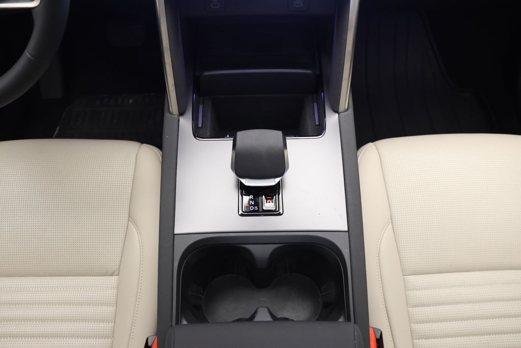 Thumbnail: 2025 Land Rover Discovery Sport - 24
