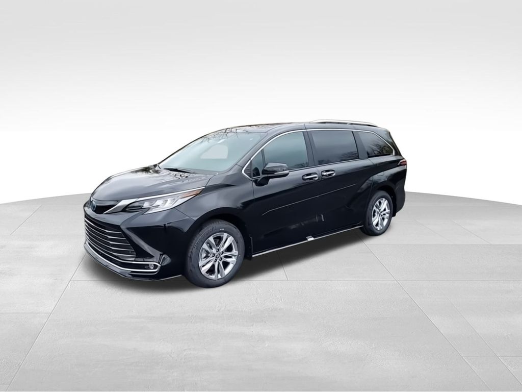 Thumbnail: 2025 Toyota Sienna - 4