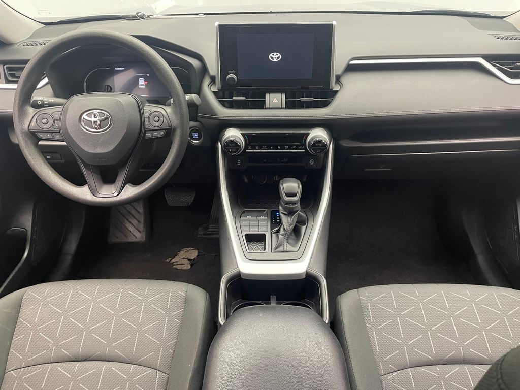 2023 Toyota RAV4 XLE 19