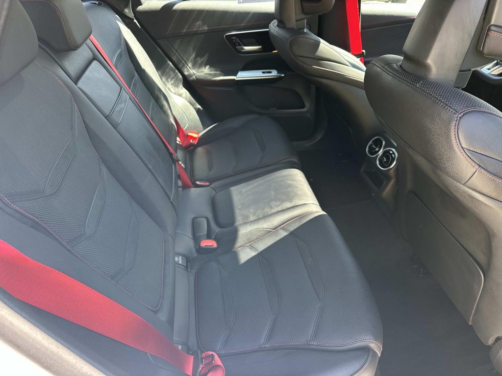 Thumbnail: 2025 Mercedes-Benz GLC - 25