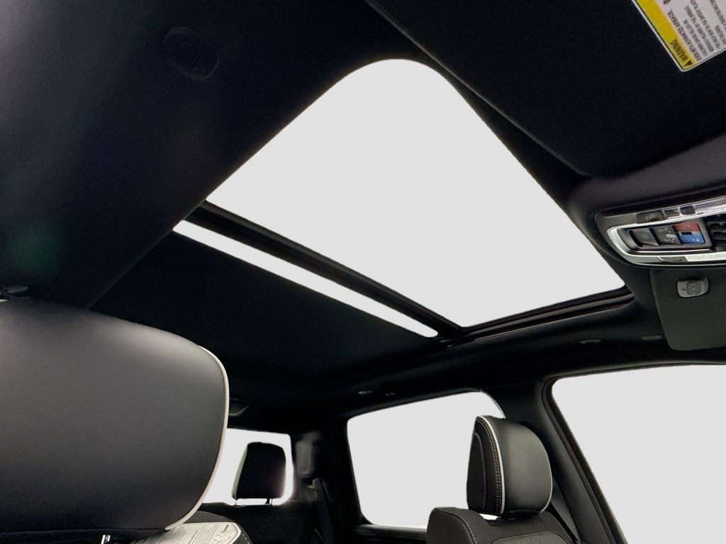 Thumbnail: 2025 RAM 1500 - 17