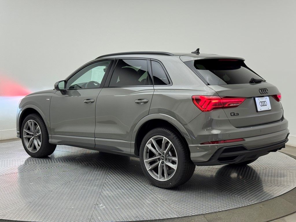 Thumbnail: 2025 Audi Q3 - 9