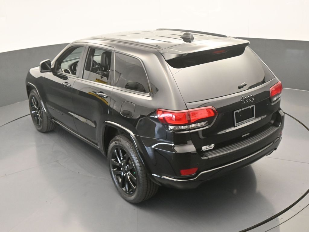Used 2021 Diamond Black Crystal Pearlcoat Jeep Laredo X image 44